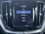 Volvo XC60 2.0 T8 Twin Engine 392 pk AWD R-Design Navigatie Panoramadak Luchtvering Camera Head Up Display Leder Dashboard Carplay Elek. Stoel 19 Inch Velgen Stoelverwarming Standkachel Extra Getint Glas On Call 1e Eigenaar Plug In Hybride 1e Eigenaar BTW auto