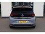 Volkswagen ID.3 Black Edition 52 kWh 170PK / 125kW Apple Carplay & Android Auto, verwarmbare voorstoelen, LED koplampen, navigatie (Discover Pro), comfortstoelen, DAB+, draadloos telefoon laden, rijstrookbehoud assistent (Lane Assist), extra getint glas achter, verkeerstekenherkenning, adaptive cruise control (ACC), 19'' LMV 'Bergen'