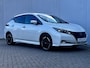 Nissan Leaf e+ Tekna 59 kWh Automaat / Accu SoH 100% / Pro Pilot Adaptieve CC / Dode hoek detectie / Navigatie / Camera 360° / Leer / Apple Carplay Android / Stuur-, stoel- en achterbankverwarming /