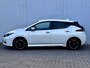 Nissan Leaf e+ Tekna 59 kWh Automaat / Accu SoH 100% / Pro Pilot Adaptieve CC / Dode hoek detectie / Navigatie / Camera 360° / Leer / Apple Carplay Android / Stuur-, stoel- en achterbankverwarming /