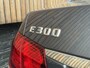 Mercedes-Benz E-klasse 300d Avantgarde Automaat 231pk | LED lampen adaptief | Half-Leer/stof | Parkeersensoren voor en achter | Grootlichtassitent | Navigatiesysteem | Cruise control tempomat | Climate control