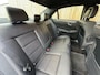 Mercedes-Benz E-klasse 300d Avantgarde Automaat 231pk | LED lampen adaptief | Half-Leer/stof | Parkeersensoren voor en achter | Grootlichtassitent | Navigatiesysteem | Cruise control tempomat | Climate control