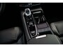 Volvo V60 2.0 T6 Plug-in hybrid AWD Plus Dark | Panoramadak | 19" | Getint glas | harman/kardon | Verwarmde voorruit | Exterior Styling | Black Pack