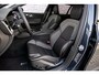 Volvo V60 2.0 T6 Plug-in hybrid AWD Plus Dark | Panoramadak | 19" | Getint glas | harman/kardon | Verwarmde voorruit | Exterior Styling | Black Pack