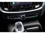 Volvo V60 2.0 T6 Plug-in hybrid AWD Plus Dark | Panoramadak | 19" | Getint glas | harman/kardon | Verwarmde voorruit | Exterior Styling | Black Pack