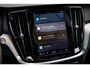 Volvo V60 2.0 T6 Plug-in hybrid AWD Plus Dark | Panoramadak | 19" | Getint glas | harman/kardon | Verwarmde voorruit | Exterior Styling | Black Pack