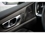 Volvo V60 2.0 T6 Plug-in hybrid AWD Plus Dark | Panoramadak | 19" | Getint glas | harman/kardon | Verwarmde voorruit | Exterior Styling | Black Pack