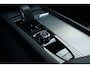 Volvo XC60 T6 AWD AUT8 350PK Essential Edition | Panoramadak | 22" Lichtmetalen velgen | Sportonderstel | Cruise Control | Trekhaak semi elektrisch | parkeersensoren voor en achter | Parkeercamera | Extra getint glas | Lederen bekleding | Stoelverwarming | Stuurwielverwarming |