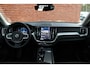 Volvo XC60 T6 AWD AUT8 350PK Essential Edition | Panoramadak | 22" Lichtmetalen velgen | Sportonderstel | Cruise Control | Trekhaak semi elektrisch | parkeersensoren voor en achter | Parkeercamera | Extra getint glas | Lederen bekleding | Stoelverwarming | Stuurwielverwarming |