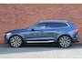 Volvo XC60 T6 AWD AUT8 350PK Essential Edition | Panoramadak | 22" Lichtmetalen velgen | Sportonderstel | Cruise Control | Trekhaak semi elektrisch | parkeersensoren voor en achter | Parkeercamera | Extra getint glas | Lederen bekleding | Stoelverwarming | Stuurwielverwarming |