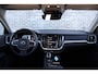 Volvo V60 2.0 T6 Plug-in hybrid AWD Plus Bright | Adaptieve Cruise Control | Key-less entry | Adaptieve bochtverlichting | Elektr. bestuurdersstoel incl. memory | Trekhaak | Lederen bekleding | Stoel + stuurverwarming | Parkeerverwarming | PDC voor + achter | Parkeercamera |