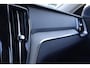 Volvo V60 2.0 T6 Plug-in hybrid AWD Plus Bright | Adaptieve Cruise Control | Key-less entry | Adaptieve bochtverlichting | Elektr. bestuurdersstoel incl. memory | Trekhaak | Lederen bekleding | Stoel + stuurverwarming | Parkeerverwarming | PDC voor + achter | Parkeercamera |