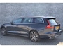Volvo V60 2.0 T6 Plug-in hybrid AWD Plus Bright | Adaptieve Cruise Control | Key-less entry | Adaptieve bochtverlichting | Elektr. bestuurdersstoel incl. memory | Trekhaak | Lederen bekleding | Stoel + stuurverwarming | Parkeerverwarming | PDC voor + achter | Parkeercamera |
