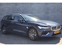Volvo V60 2.0 T6 Plug-in hybrid AWD Plus Bright | Adaptieve Cruise Control | Key-less entry | Adaptieve bochtverlichting | Elektr. bestuurdersstoel incl. memory | Trekhaak | Lederen bekleding | Stoel + stuurverwarming | Parkeerverwarming | PDC voor + achter | Parkeercamera |
