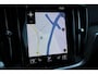 Volvo V60 2.0 T6 Plug-in hybrid AWD Plus Bright | Adaptieve Cruise Control | Key-less entry | Adaptieve bochtverlichting | Elektr. bestuurdersstoel incl. memory | Trekhaak | Lederen bekleding | Stoel + stuurverwarming | Parkeerverwarming | PDC voor + achter | Parkeercamera |