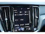Volvo V60 2.0 T6 Plug-in hybrid AWD Plus Bright | Adaptieve Cruise Control | Key-less entry | Adaptieve bochtverlichting | Elektr. bestuurdersstoel incl. memory | Trekhaak | Lederen bekleding | Stoel + stuurverwarming | Parkeerverwarming | PDC voor + achter | Parkeercamera |