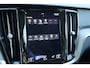 Volvo V60 2.0 T6 Plug-in hybrid AWD Plus Bright | Adaptieve Cruise Control | Key-less entry | Adaptieve bochtverlichting | Elektr. bestuurdersstoel incl. memory | Trekhaak | Lederen bekleding | Stoel + stuurverwarming | Parkeerverwarming | PDC voor + achter | Parkeercamera |