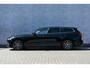 Volvo V60 T6 Recharge AWD Inscription | Navi | Head-Up Display | Schuif-/Kanteldak | Camera | Harman Kardon Audio | Stoelverwarming Voor + Achter | Adaptieve Cruise | Getint Glas | Gelamineerd Glas | Park Assist | LED