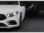 Mercedes-Benz A-klasse 250 e AMG 45 Look / AUT / Digital Cockpit / Cruise Control / Sfeerverlichting / Camera / Pano / 19 Inch