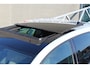 Volkswagen Golf 1.4 TSI 2x R-Line Automaat/Panoramadak/Virtual cockpit/Adaptive cruise control/Achteruitrijcamera/Led koplampen/Navigatie/Keyless/Apple carplay/Licht metalen velgen/Inklapbare spiegels/Stoelverwarming/Parkeersensoren rondom/Lane assist/Schakel flippers