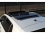 Volkswagen Golf 1.4 TSI 2x R-Line Automaat/Panoramadak/Virtual cockpit/Adaptive cruise control/Achteruitrijcamera/Led koplampen/Navigatie/Keyless/Apple carplay/Licht metalen velgen/Inklapbare spiegels/Stoelverwarming/Parkeersensoren rondom/Lane assist/Schakel flippers