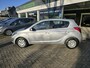 Hyundai i20 1.2i i-Drive | 2E EIGENAAR | 12 MND GARANTIE | AIRCO | NW APK | ELEC RAMEN |
