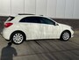 Mercedes-Benz A-klasse 180 Ambition, Panorama dak, Sport stoelen, Xenon verlichting, Dealer onderhouden