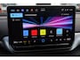 Volkswagen ID.4 Pro Business 77 kWh 286PK / 210kW, LED Matrix (IQ.Lights), keyless entry, achteruitrijcamera (rear view), parkeersensoren voor en achter (pdc), navigatie, Apple Carplay / Android Auto, sfeerverlichting, elektrisch verstel-, verwarm- en inklapbare buitenspiegels, elektrische achterklep, 3-zone climatronic, voorstoelen- en stuurwiel verwarming, DAB+, draadloze telefoon lader