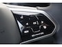 Volkswagen ID.4 Pro Business 77 kWh 286PK / 210kW, LED Matrix (IQ.Lights), keyless entry, achteruitrijcamera (rear view), parkeersensoren voor en achter (pdc), navigatie, Apple Carplay / Android Auto, sfeerverlichting, elektrisch verstel-, verwarm- en inklapbare buitenspiegels, elektrische achterklep, 3-zone climatronic, voorstoelen- en stuurwiel verwarming, DAB+, draadloze telefoon lader