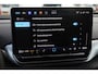 Volkswagen ID.4 Pro Business 77 kWh 286PK / 210kW, LED Matrix (IQ.Lights), keyless entry, achteruitrijcamera (rear view), parkeersensoren voor en achter (pdc), navigatie, Apple Carplay / Android Auto, sfeerverlichting, elektrisch verstel-, verwarm- en inklapbare buitenspiegels, elektrische achterklep, 3-zone climatronic, voorstoelen- en stuurwiel verwarming, DAB+, draadloze telefoon lader