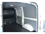 Maxus eDeliver 3 ACTIE Operationele Lease 20.000 Km per jaar, 60 mnd. € 399,- Ex. B.T.W. per maand. L1 50 kWh SWB I ACHTERUITRIJCAMERA I AUTOMATISCHE AIRCO I CRUISE CONTROLE + BEGRENZER I 7" TOUCHE SCREEN + APPLE CARPLAY I EL + VERWARMDE SPIEGELS + DODEHOEK DETECTIE I L.M. VELGEN I STOELVEWARMING I PARKEERSENSOREN ACHTER I LAADRUIMTE BESCHERMING I NOODREMHULP I