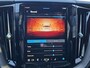 Volvo XC60 2.0 T6 Plug-in hybrid AWD Ultimate Dark | Luchtvering | Trekhaak | 360 graden camera | Bowers & Wilkins Audio |