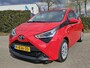 Toyota Aygo 1.0 VVT-i x-play AUT! Carplay! Camera! Apk 4-2027! as Zondag Open tot 14 uur!