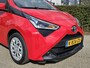 Toyota Aygo 1.0 VVT-i x-play AUT! Carplay! Camera! Apk 4-2027! as Zondag Open tot 14 uur!