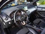 Mercedes-Benz B-klasse 180 Ambition / Night / Stoelverwarming / 18" / LED / Sensoren / Navi / Cruise control