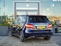 Mercedes-Benz B-klasse 180 Ambition / Night / Stoelverwarming / 18" / LED / Sensoren / Navi / Cruise control