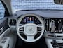 Volvo V60 2.0 T6 Plug-in hybrid AWD Plus Dark | Blond leder | Long range |19" Diamond cut velgen | Trekhaak | Harman/Kardon | Adaptieve Cruise Controle | Blis | Leder | Stoel+Stuur verwarming |