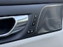 Volvo V60 2.0 T6 Plug-in hybrid AWD Plus Dark | Blond leder | Long range |19" Diamond cut velgen | Trekhaak | Harman/Kardon | Adaptieve Cruise Controle | Blis | Leder | Stoel+Stuur verwarming |