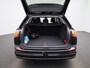 Volkswagen Golf Variant 1.5 eTSI Life Edition | Automaat | Apple carplay | Adaptieve cruise control | Climate control | Parkeersensoren | Achteruitrij Camera | Elektrische achterklep |