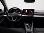 Volkswagen Golf Variant 1.5 eTSI Life Edition | Automaat | Apple carplay | Adaptieve cruise control | Climate control | Parkeersensoren | Achteruitrij Camera | Elektrische achterklep |