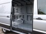 Volkswagen Crafter Bedrijfswagens 2.0 TDI L3H3 140PK Trendline | 3,99% FL Actie | Nieuw model | Airco | Cruise Control | Navi via App-connect | Bijrijdersbank |