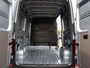 Volkswagen Crafter Bedrijfswagens 2.0 TDI L3H3 140PK Trendline | 3,99% FL Actie | Nieuw model | Airco | Cruise Control | Navi via App-connect | Bijrijdersbank |
