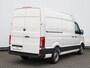 Volkswagen Crafter Bedrijfswagens 2.0 TDI L3H3 140PK Trendline | 3,99% FL Actie | Nieuw model | Airco | Cruise control | 2 Stoelen | Navigatie via app-connect |