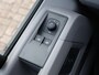 Volkswagen Crafter Bedrijfswagens 2.0 TDI L3H3 140PK Automaat Exclusive | 3,99% FL Actie | Nieuw model | ACC | Digital cockpit | LED | Trekhaak | Alarm | 17" Lmv |