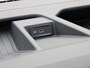 Volkswagen Crafter Bedrijfswagens 2.0 TDI L3H3 140PK Automaat Exclusive | 3,99% FL Actie | Nieuw model | ACC | Digital cockpit | LED | Trekhaak | Alarm | 17" Lmv |