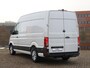 Volkswagen Crafter Bedrijfswagens 2.0 TDI L3H3 140PK Automaat Exclusive | 3,99% FL Actie | Nieuw model | ACC | Digital cockpit | LED | Trekhaak | Alarm | 17" Lmv |
