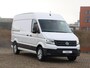 Volkswagen Crafter Bedrijfswagens 2.0 TDI L3H3 140PK Automaat Exclusive | 3,99% FL Actie | Nieuw model | ACC | Digital cockpit | LED | Trekhaak | Alarm | 17" Lmv |