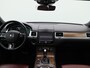 Volkswagen Touareg 3.0 TDi 262 Pk Automaat R-Line | Adaptive Cruise | Navigatie | Bluetooth | Stoelverwarming | Panoramadak | Camera | Trekhaak | 20 Inch | 59.709 Km!!