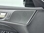 Volvo V60 T6 Plug-in hybrid 350PK AWD Plus Dark | Blis | Keyless Entry | 19'' | Getint Glas | Stoel + Stuur verwarming |