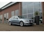 BMW 3-Serie 335i E90 Sedan Facelift High Executive | 306 pk | Automaat | Navi | Leer | 18 inch | Xenon | Sportstuur | Sporstoelen | Climate-control | PDC | Rolgordijn | ➡️